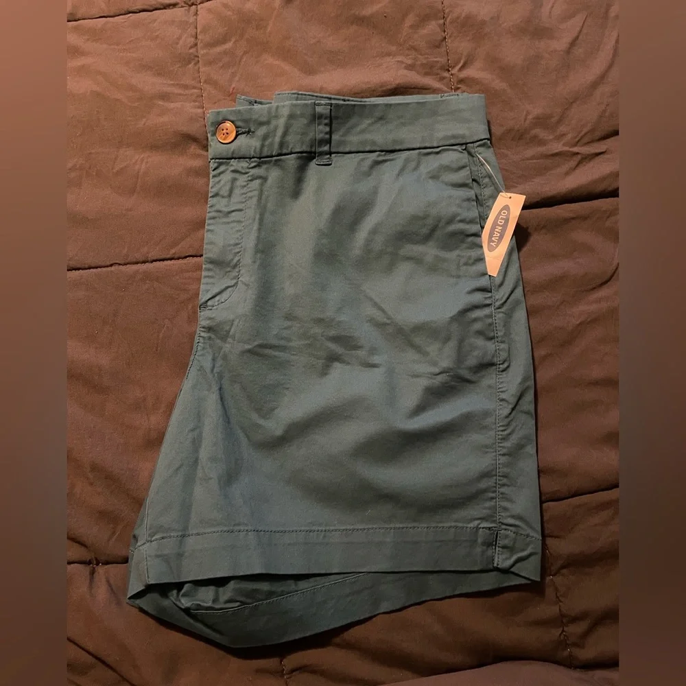 ⏳ NWT Old Navy Shorts - Size 16 - Picture 2 of 5